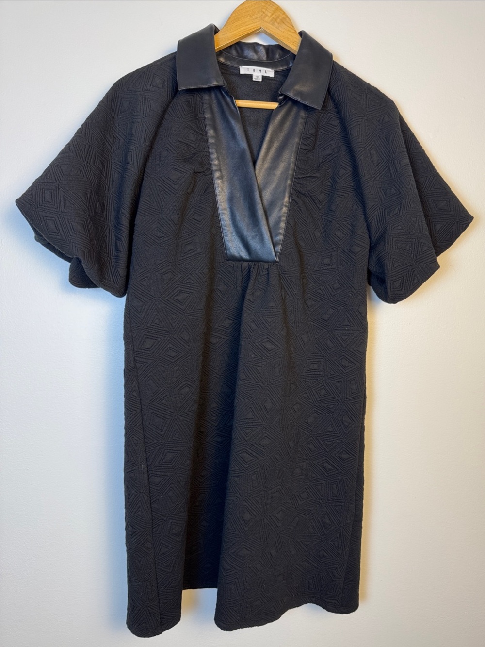 THML Black Textured Jacquard Shift Dress Faux Leather Collar Trim V Neck